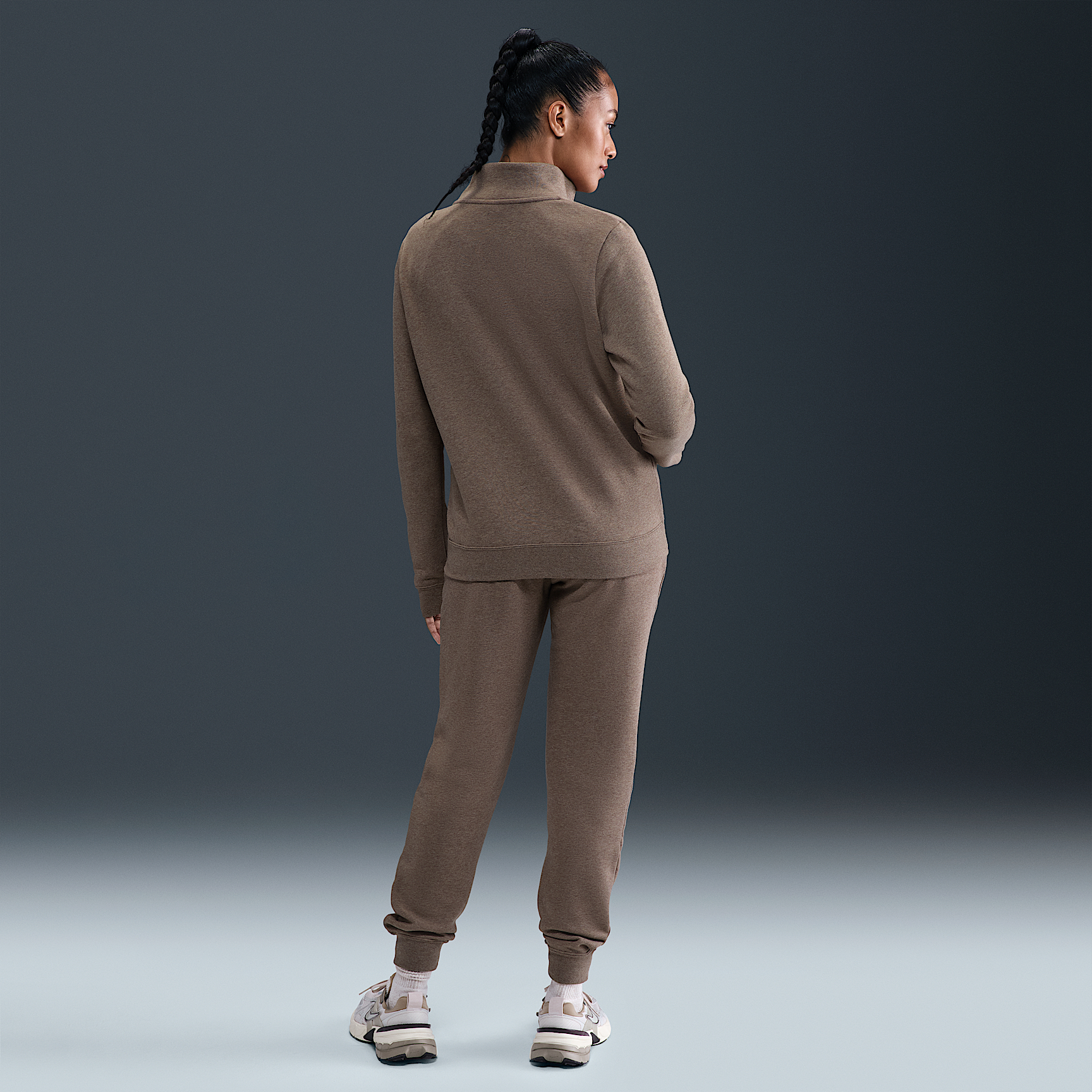 marinaブライスアウトフィット　茶ニットジャケットのセット Nike Sportswear Club Fleece Women's 1/2-Zip Sweatshirt (Mink Brown